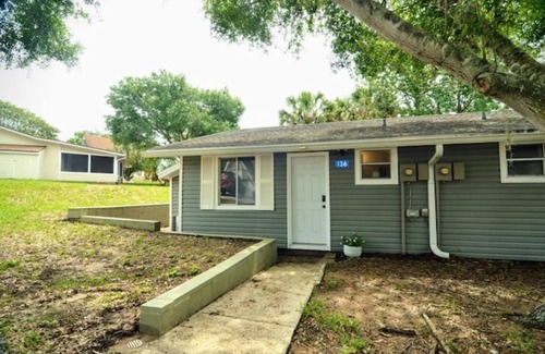 Vacation Village Villa | Charming Villa near Disney, pool, 4 beds, sleeps 5