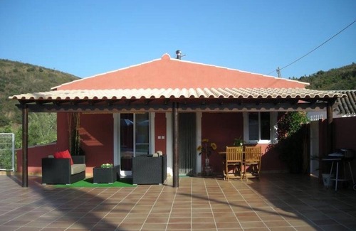 Corte Vidreiro Villa | Charming villa with a private pool and gardens, nestled in a beautiful valley.
