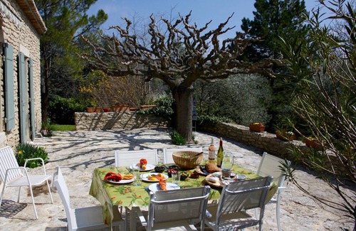 Gordes House | Charming Villa with Shaded Terrace, Pool and Luberon View