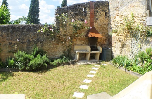 Saint-Cyprien House | CHARMING VILLAGE HOUSE & ENCLOSED GARDEN SET IN A MEDIEVAL VILLAGE CLOSE SARLAT
