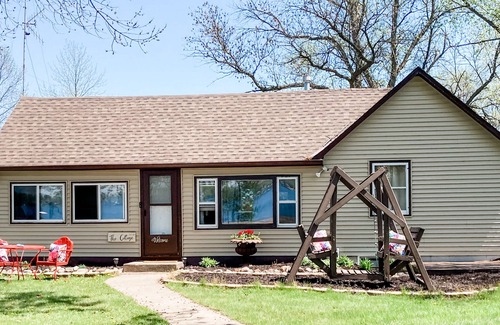 Pine City House | Charming Vintage Inspired Cottage on Lake Pokegama