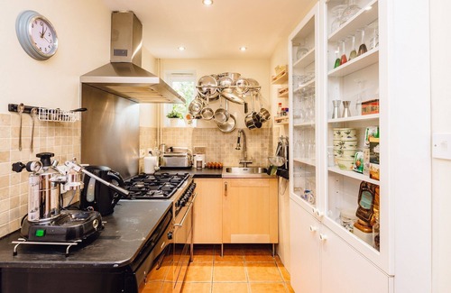 Meifod House | Charming Welsh Farmhouse, natural swimming pool, fabulous views, sleeps to 14