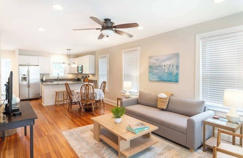 West Annapolis House | Charming West Annapolis Cottage home