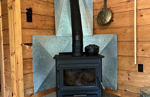 Rangeley Cabin | Charmingly updated 2 bed cabin with WiFi in Rangeley Maine