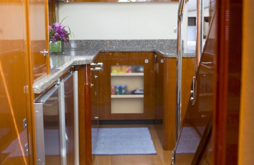 Downtown Miami Boat Rental | Charter 60ft Sea Ray Private Yacht