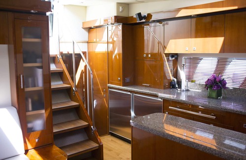 Downtown Miami Boat Rental | Charter 60ft Sea Ray Private Yacht