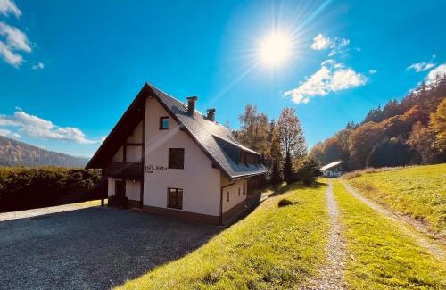 Kubova Hut House | Chata Boubín