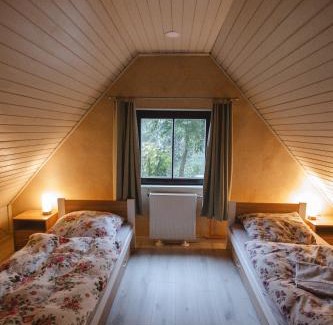 Stiavnicke Bane Ski Chalet | Chata pri 7 jazerách s vyvýšenou terasou