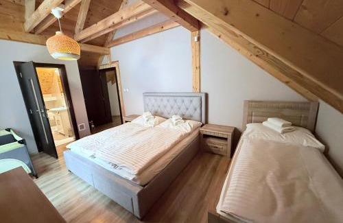 Dolna Lehota Ski Chalet | Chata pri Jazere