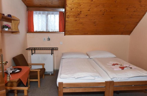 Jestrabi v Krkonosich Cabin | Chata Slunečná