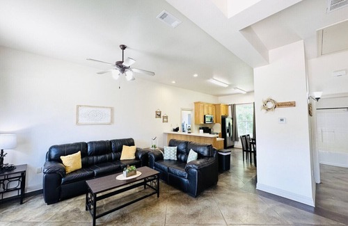 Pine Grove Apartment | Chateau 13, spacious townhouse in Tickfaw, LA
