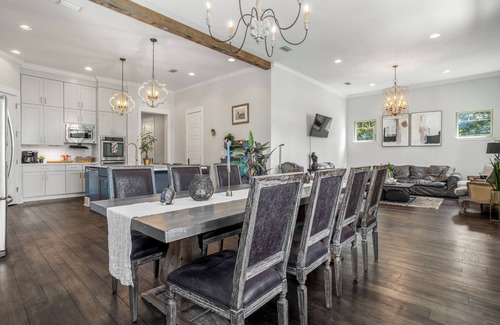 Biloxi House | Chateau De La Mar - walk to Downtown Ocean Springs & beach w/POOL!