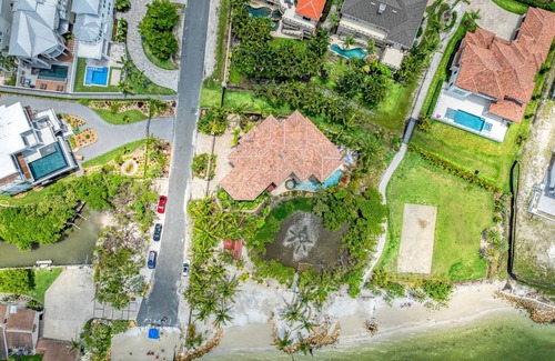 Siesta Key House | Chateau de la Siesta | Private Beachfront, Lagoon Pool, Lanai Bar & Stunning Gulf Views