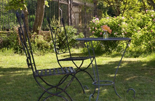 La Perche Cottage | Chateau Igny/COURTYARD gite