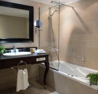 Commes Hotel | Chateau La Cheneviere