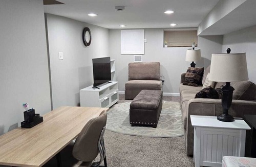 Downtown Baltimore House | ChateauBmore - Charming 2-bedroom townhome in Baltimore with WiFi and AC