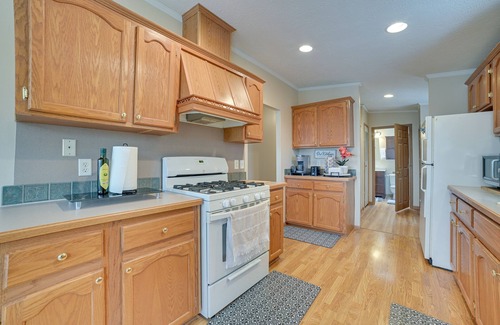 Cheboygan House | Cheboygan Getaway w/Fire Pit & Lake Access!