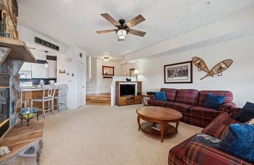 Seven Springs Condo | Check in Early! 3-bedroom condo in awesome Champion with AC, Wi-Fi, and Fun!