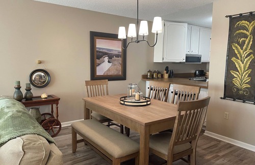 Fairfield Bay Condo | Check us out! Great Fall rates at 99.00 a night.
