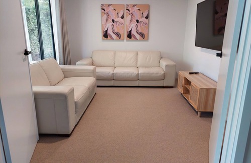 Halls Gap House | Cheeky Emu Spacious Family Accommodation Halls Gap
