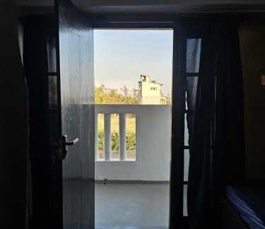 Midigama East House | Cheeky Monkey Surf Camp