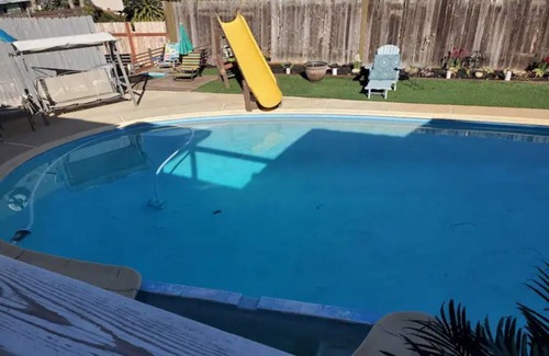 Townsite Cottage | Cheerful,1 bd home + pool, SCUBA equip, walk to beach