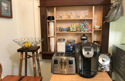 West Seattle House | Cheerful 3 Bdrm w/Kitchen & LR in West Seattle