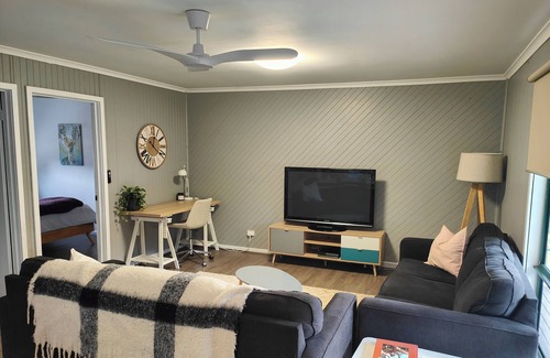 Loch Sport House | Cheerful 3 bedroom home close to beach and lake