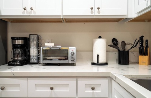 Whittier House | Cheerful 4-bedroom house in nice Whittier with indoor fire place