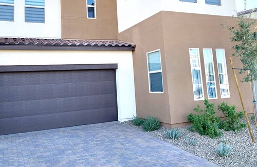 Enterprise Villa | Cheerful 4-Bedroom Villa with Garage and W/D.