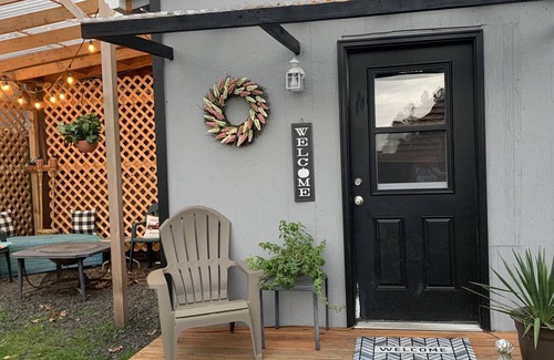 Lowell Apartment | Cheerful, cozy TINY HOUSE, loft bedroom, walking distance to lake!