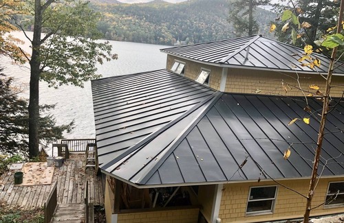 Fairlee Cottage | Cheerful waterfront 4 bedroom brand new Lake Cottage
