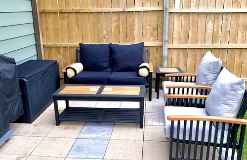 Appleton House | Cheerfully cozy 3BR residential home