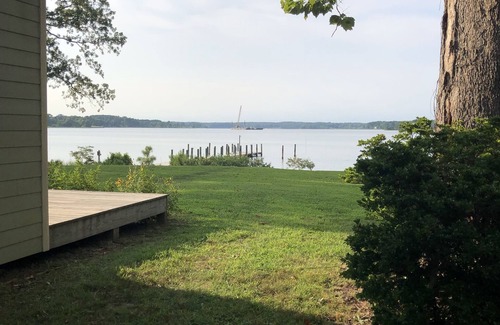 Wicomico Church Cottage | Cheery Waterfront Cottage w/Boat Dock