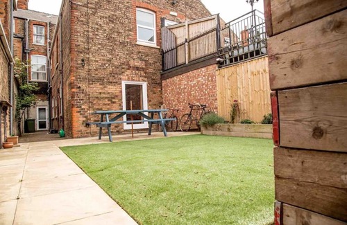Cleethorpes Apartment | Chequer - seafront 1 bed ground floor garden flat