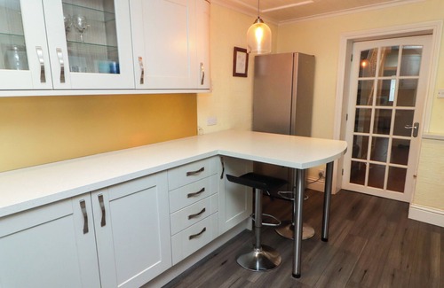 Pembroke Dock Cottage | CHERITON, pet friendly, character holiday cottage in Pembroke Dock