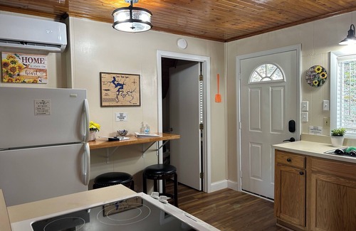 Irvine Cabin | Cherokee Cabin Renovated - Cliff & Lake Views - Cave Run Lake & Red River Gorge