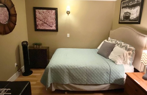 Bean Station House | Cherokee Lakefront Cottage Dock, Firepit, Hammock-Sleeps 4
