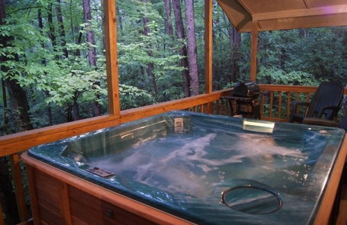 Sautee Nacoochee Cabin | Cherokee Ridge 6 - The Perfect Little Pet Friendly Getaway