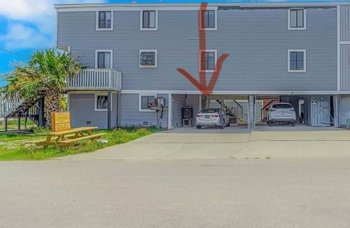 North Myrtle Beach House | Cherry Grove 2 bedroom townhouse directly across the street from ocean