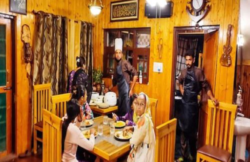 Srinagar House | Cherrytree Resort