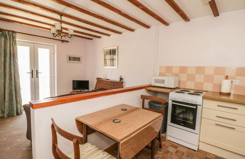 Scawton Cottage | CHESTNUT COTTAGE, pet friendly, with a garden in Kirkbymoorside
