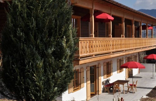 Abwinkl Ski Chalet | Chestnut in chalet Bergerhöh