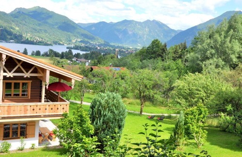 Abwinkl Ski Chalet | Chestnut in chalet Bergerhöh