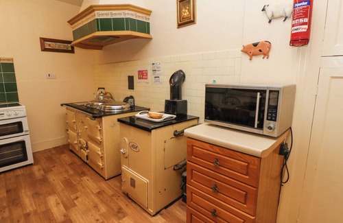 Akeld House | CHEVIOT MANOR, pet friendly, character holiday cottage in Wooler