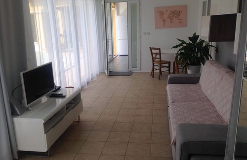 Saint-Jean-de-Vedas House | Chez Alain T2 pool side Montpellier 3kmmer available all year round