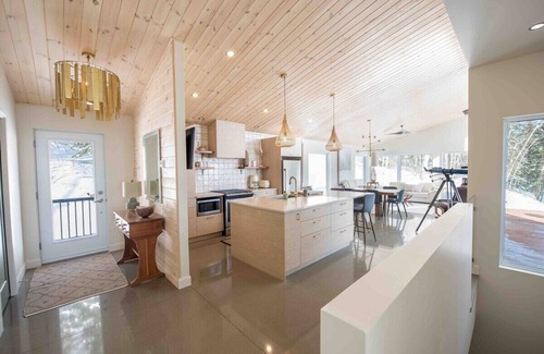 Baie-St-Paul Ski Chalet | Chez Annie 215: Panoramic Views, Spa & Trails