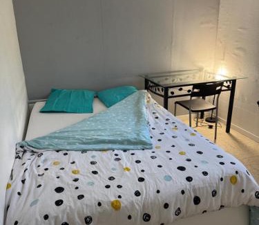 Saint-Denis-en-Val House | Chez Dapia