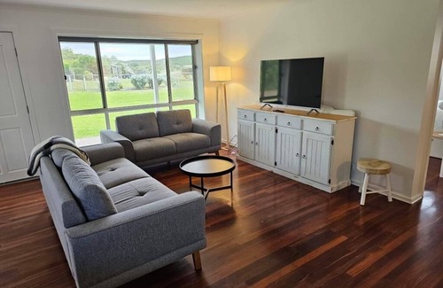 Waterhouse House | Chez Lilou, Sit back and relax with Mother Nature