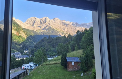 Gavarnie-Gedre Apartment | Chez Philou Appartement Tout Équipé de 4 Chambres Pour 8 Personnes a Gavarnie